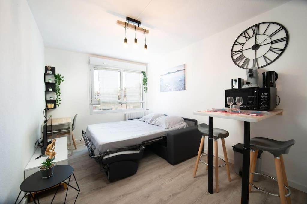 Fully Equipped Apartment St Charles Train Station Marsella Exterior foto