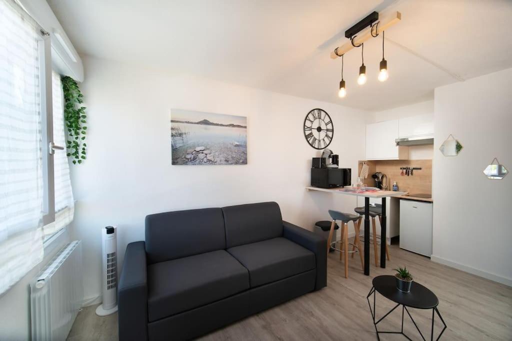 Fully Equipped Apartment St Charles Train Station Marsella Exterior foto