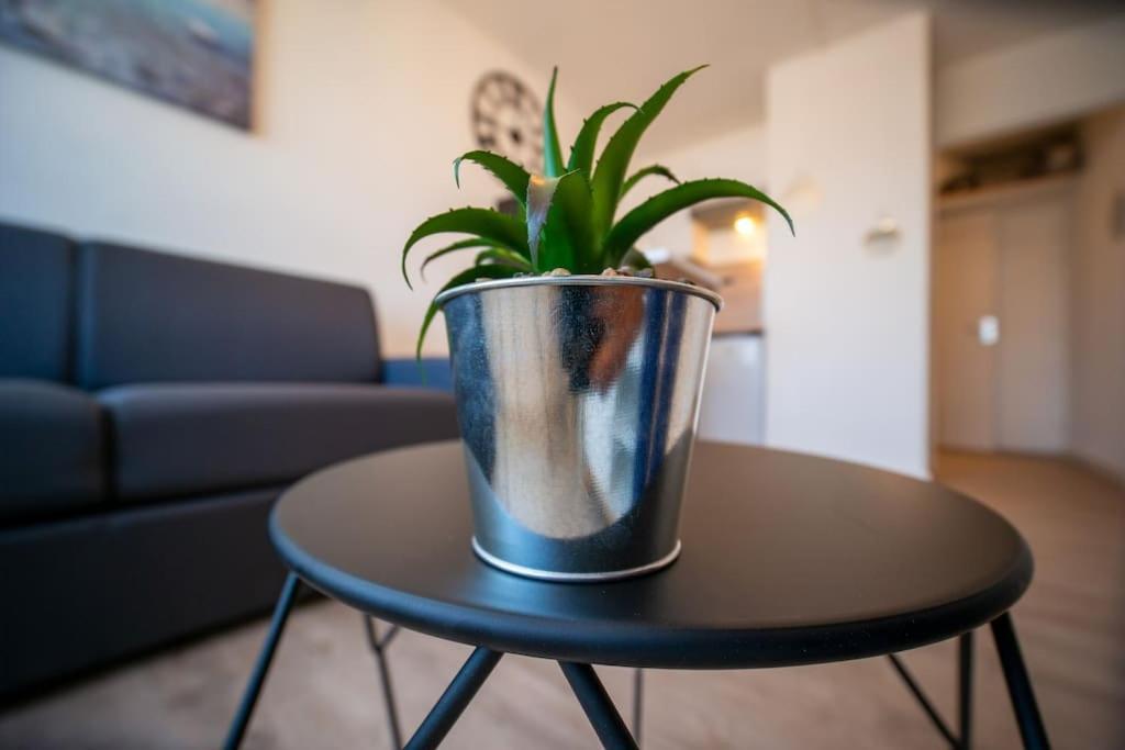 Fully Equipped Apartment St Charles Train Station Marsella Exterior foto
